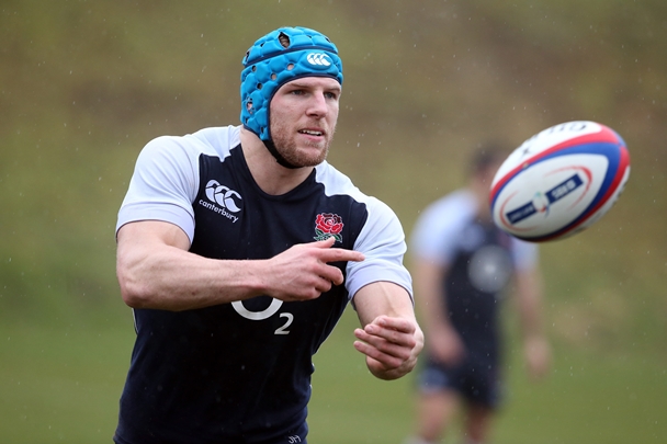 England rugby star tackles the markets for charity