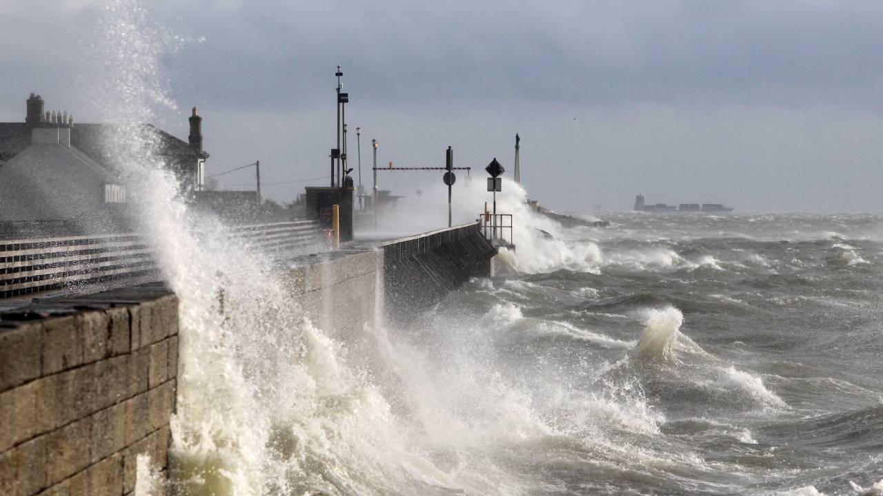 Storm Inelt Weather warning issued for 18 counties as storm heads towards Ireland
